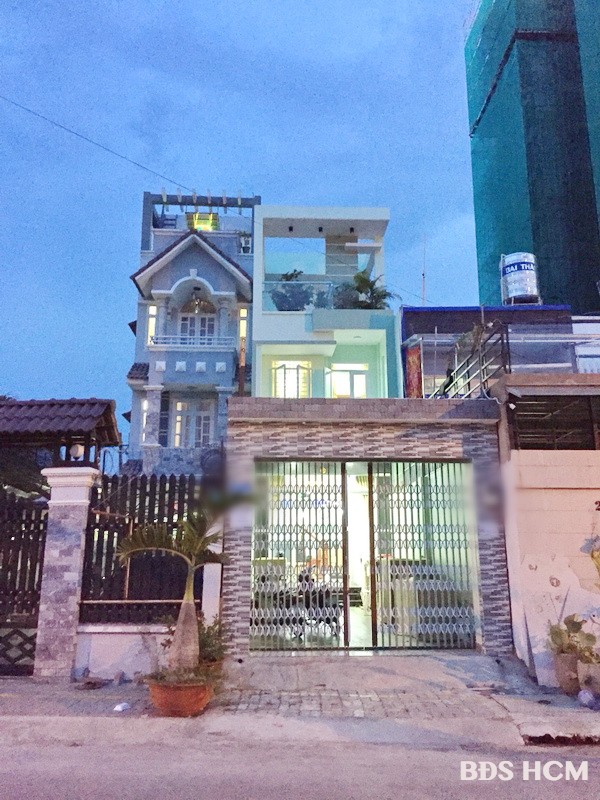 Bán nhà 2 lầu mặt tiền đường Bùi Văn Ba phường Tân Thuận Đông Quận 7